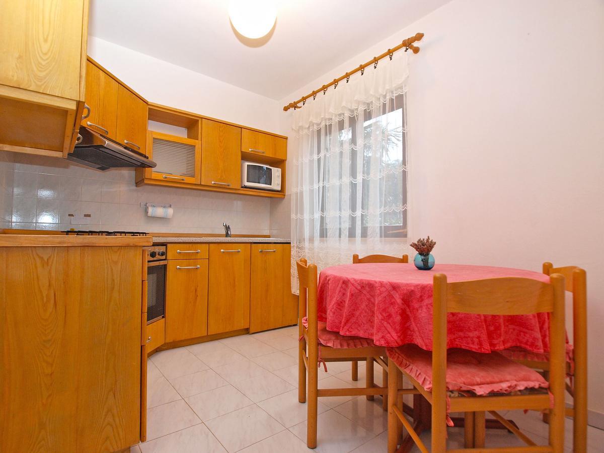 Apartments Dvorine 1210 Banjole Esterno foto