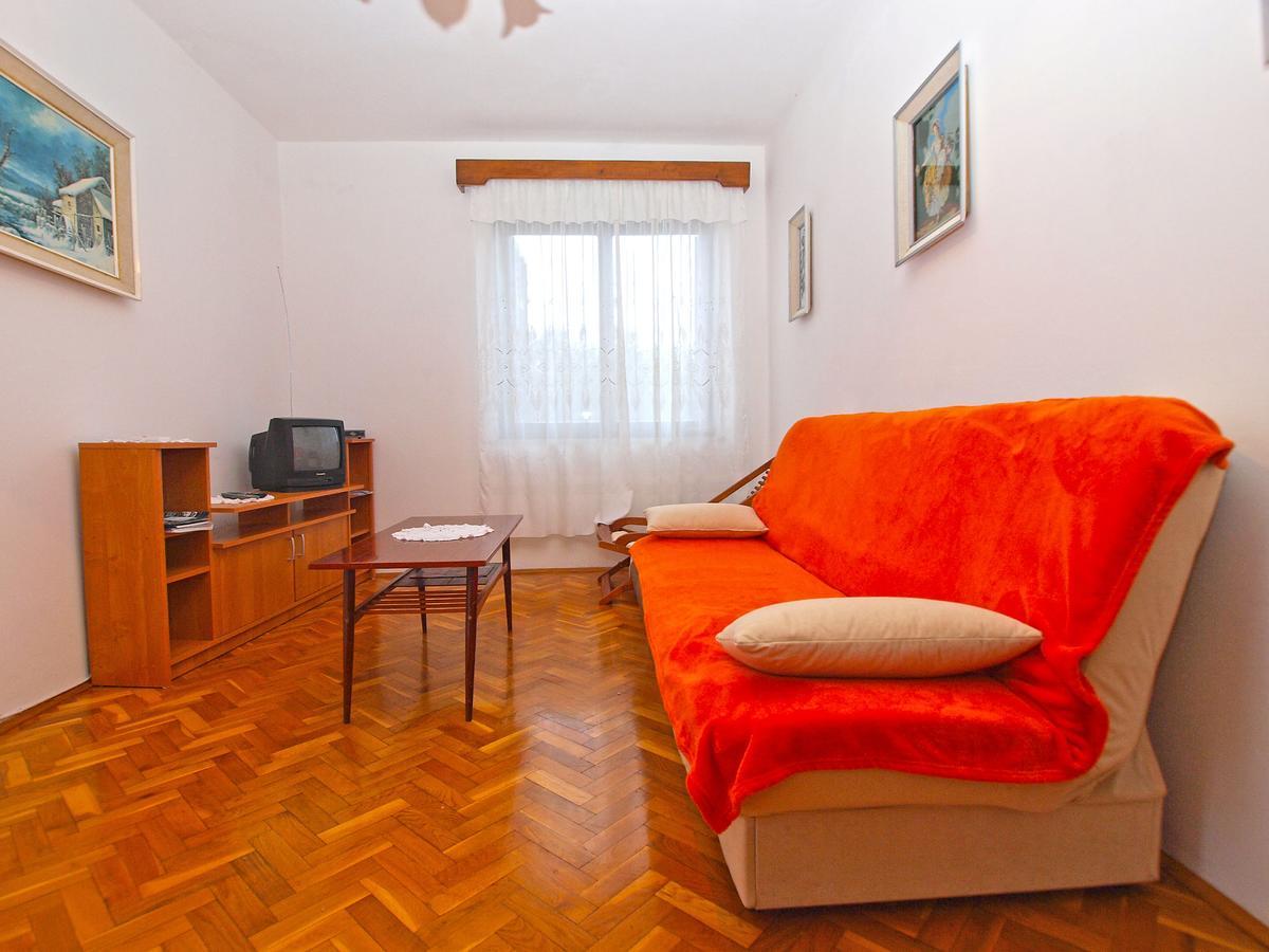Apartments Dvorine 1210 Banjole Esterno foto