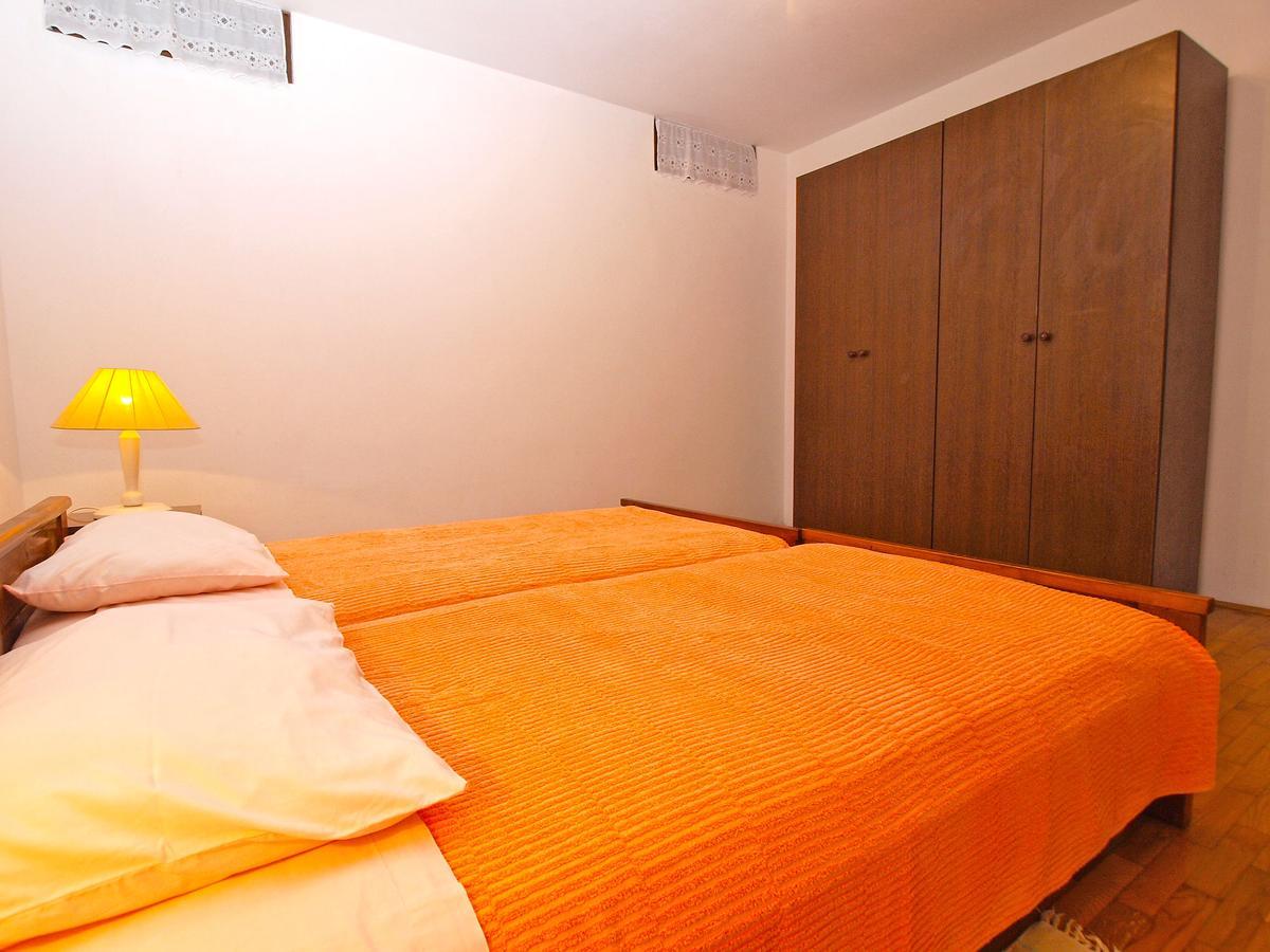 Apartments Dvorine 1210 Banjole Esterno foto